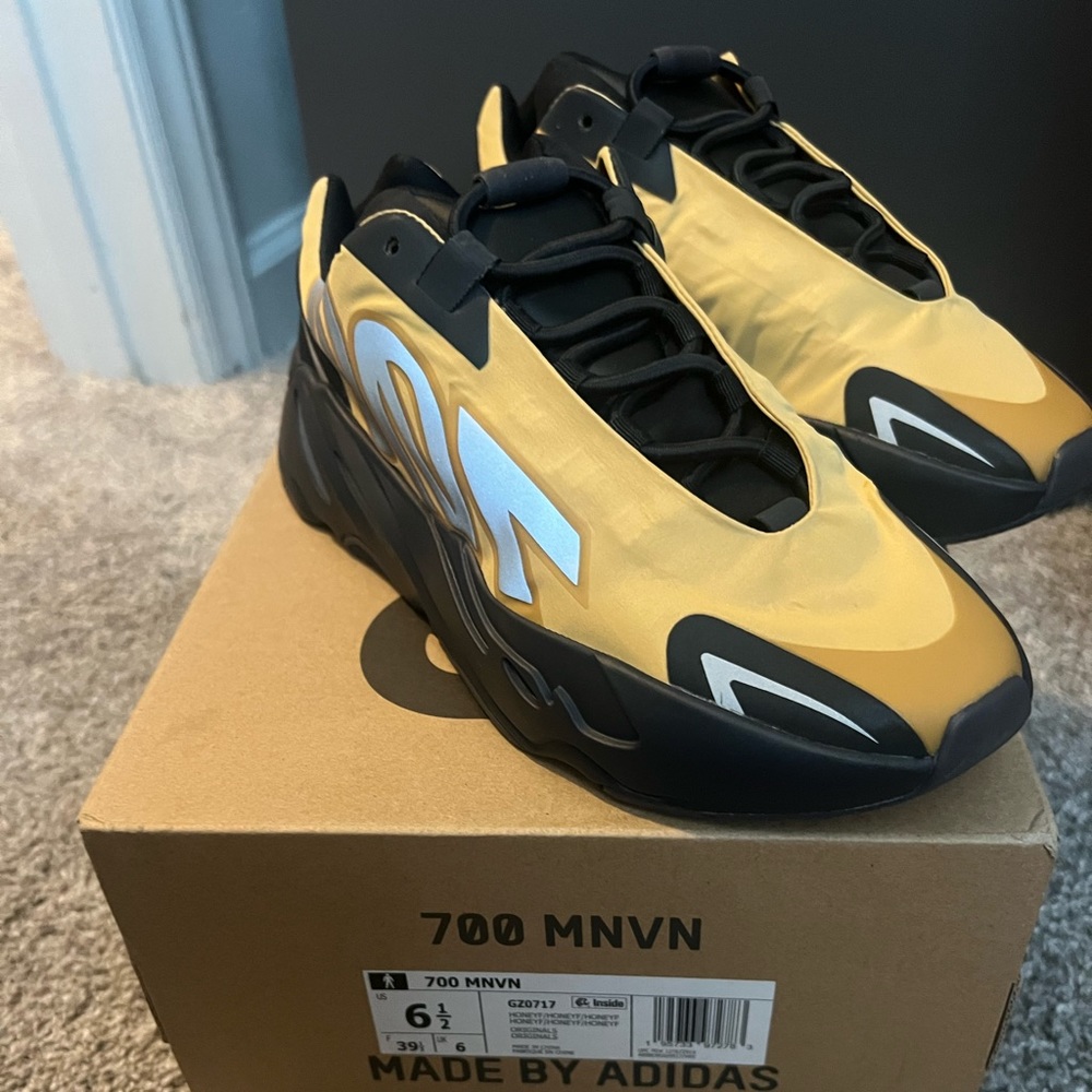 YEZZY 700 Honey Flux